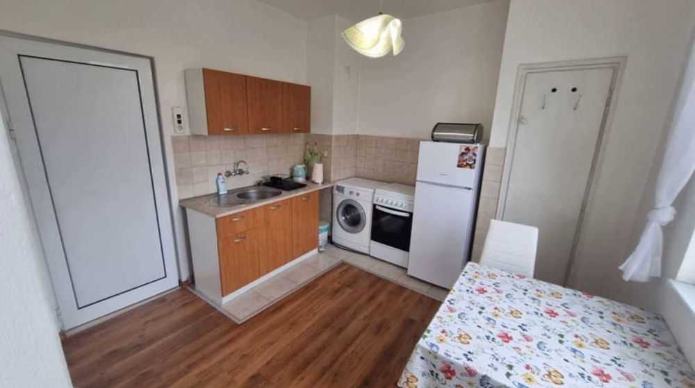 Двустаен апартамент под наем в Центъра