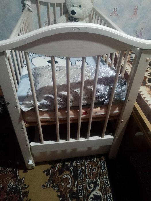 Продам детскую кроватку