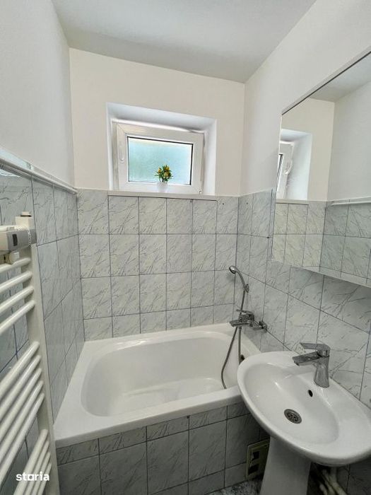 Apartament 2 camere, zona centrala, etaj 2, Radauti