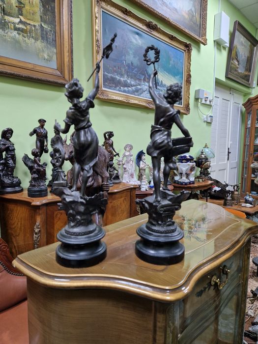 Чифт страхотни антикварни колекционерски френски фигури статуетки