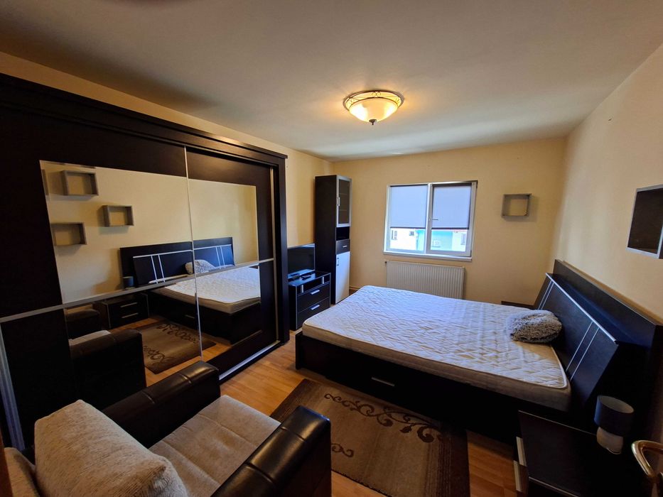 Inchiriez apartament doua camere decomandat Sibiu - Turnisor