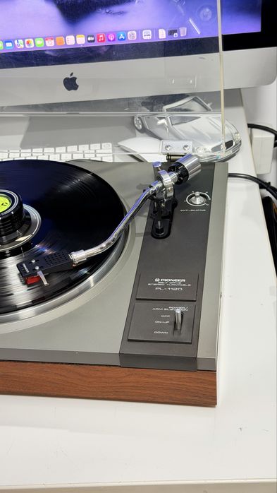 Pioneer PL-1120 | Pick-up Vintage Hi-Fi | Belt Drive | 2 Viteze | Brat S-Shaped | Made in Japan