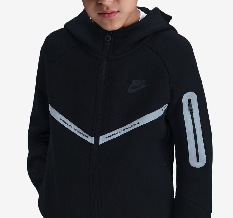 Trening NIKE Tech