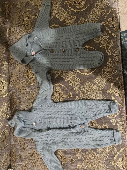 Егіз қыздарға арналған киімдер