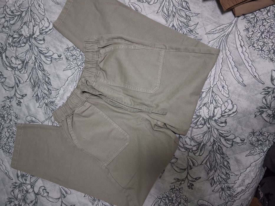 Pantaloni dama marimea 32,vin stramti sus