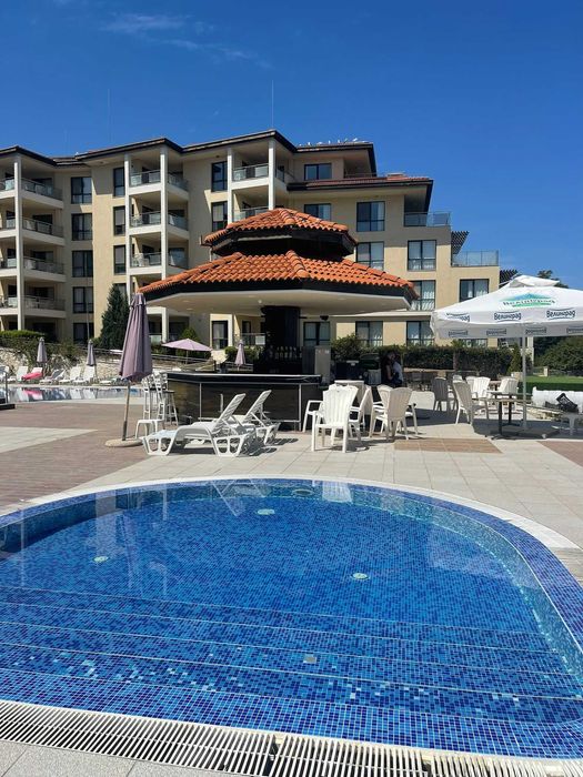 Продава се Тристаен апартамент в Бяла - 111 кв.м за 1082 €/кв.м - Снимка #1