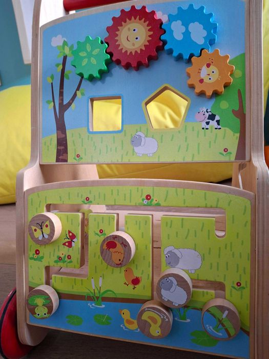 Дървена проходилка с игри за бебета и деца до 3-4 години