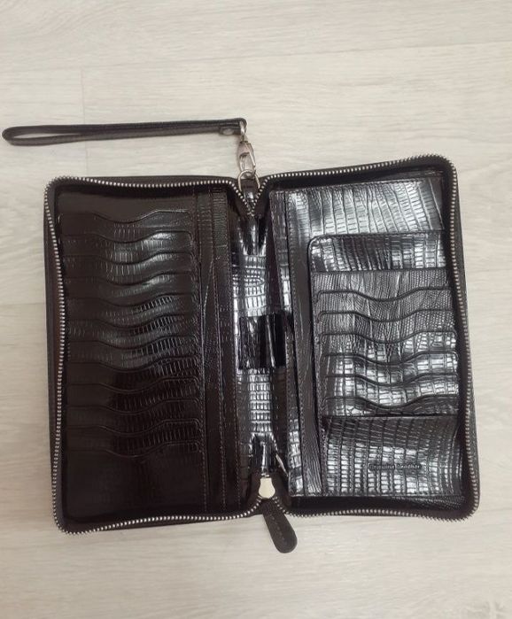 Срочно продам новый клатч