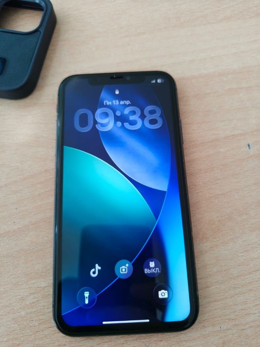 Обменяю Iphone 11 64гб на андроид