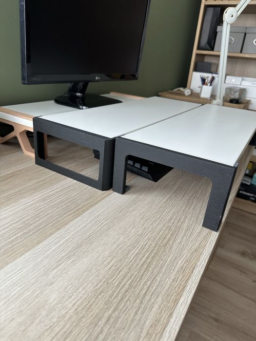 Повдигаща стойка за монитор