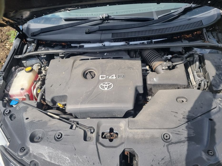 Dezmembrez Toyota Avensis T27 2.2 150 cp 2009-2015