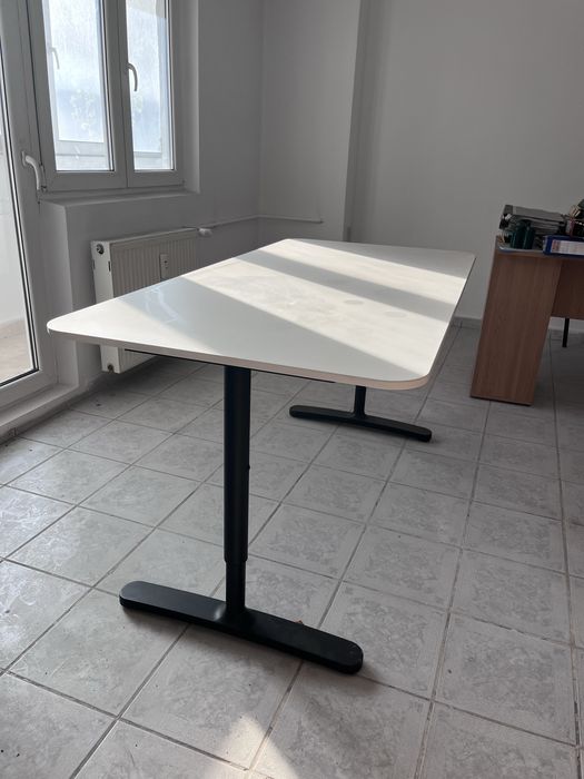 Masa de conferinte ikea 140*140 cu scaune