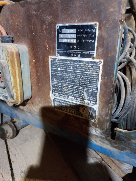 Vînd macara electricapentru santier