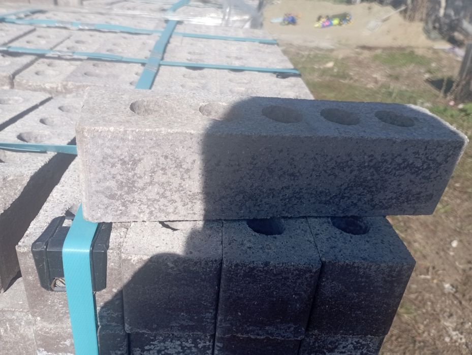 Продам керпичи селикатные