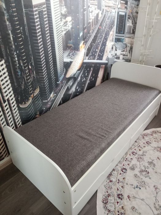 Продам подростковый кровать.