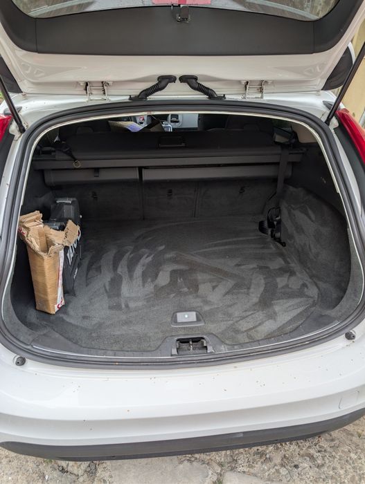 Vând Volvo V60 1.6 eDrive