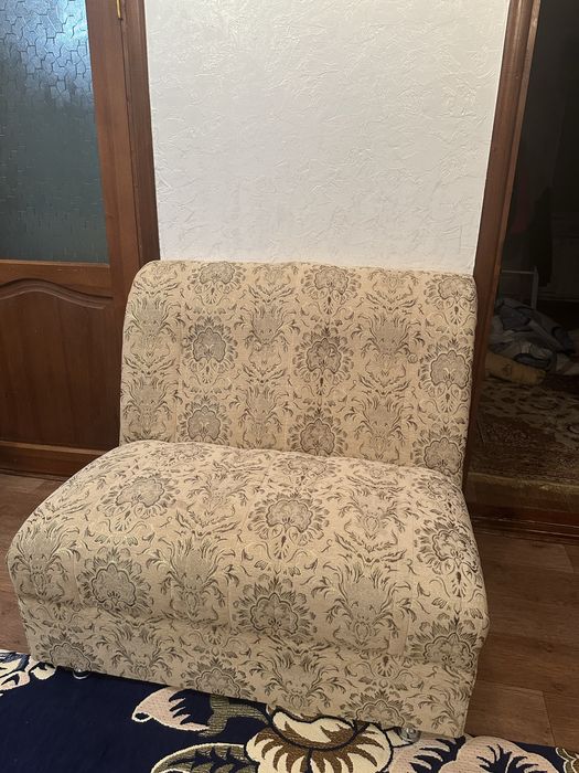 Продается угловой диван в хорошем состоянии