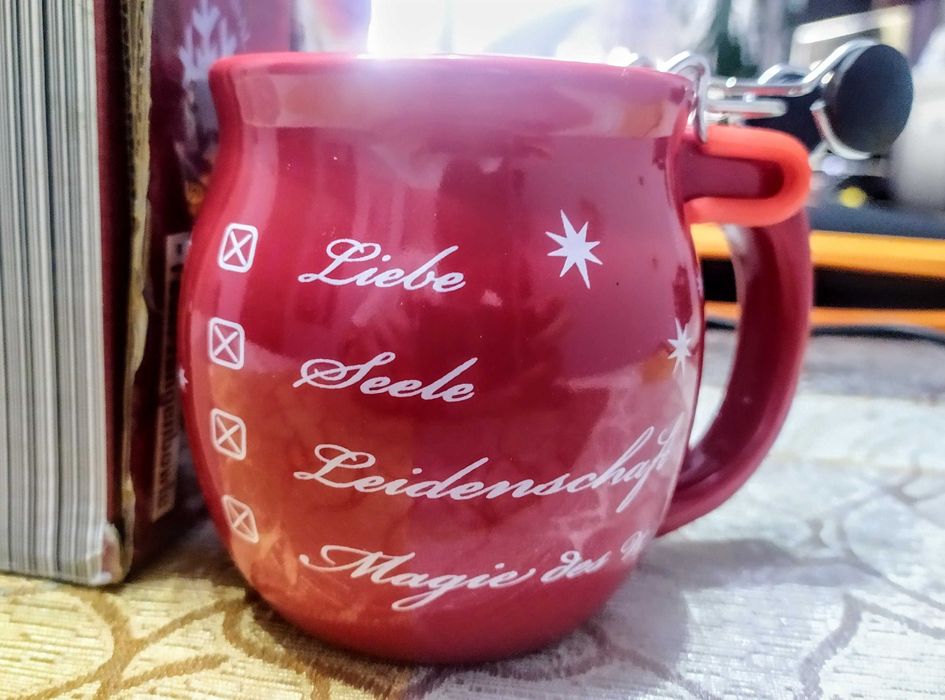 Оригинална чаша за греяно вино
