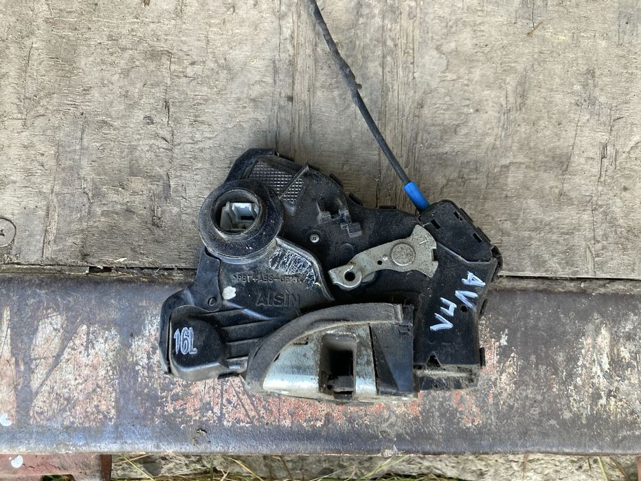 Замок передней левой двери Тойота Авенсис Т250 / Toyota Avensis T250