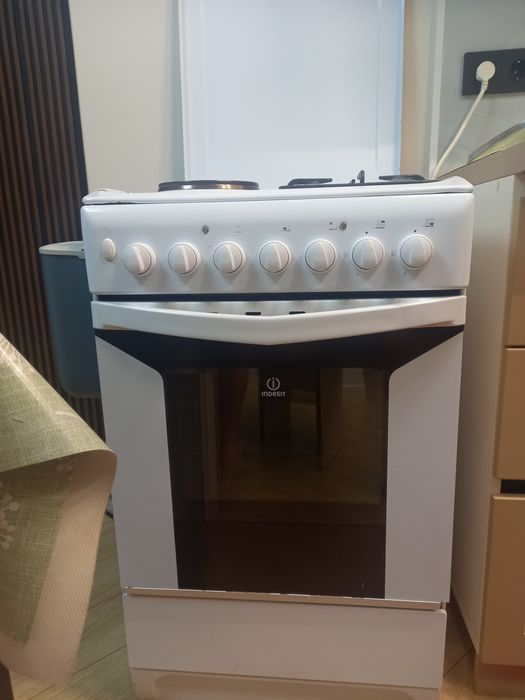 Продам газ плиту. Б/у