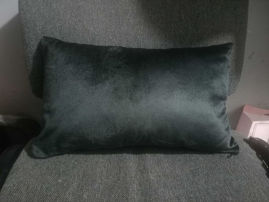 Чёрные подушки 25х40