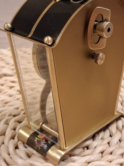 Продавам 2 бр. часовници Schatz , 7 дневни, с вертикален баланс.