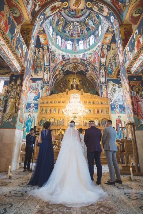 Vand rochie de mireasa cu trena