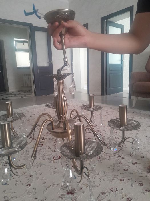 Люстра сатылады жаксы жагдайда