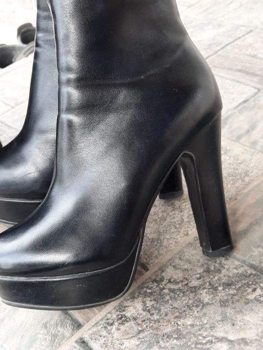 Әдемі бөкселермен кастинг