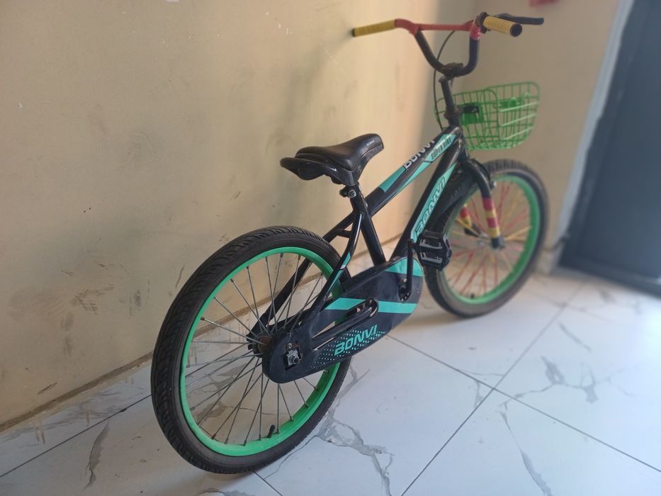 Dush kabin.Yangi, razmer 90 90, unversalniy oxirgi model bo'lishi 250$