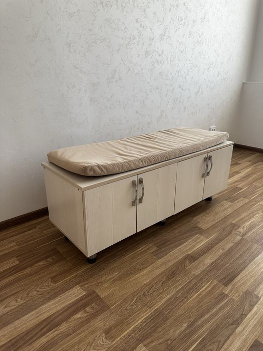 Обувница, б/у, цвет белый