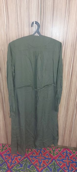 Продам новое женское платье.