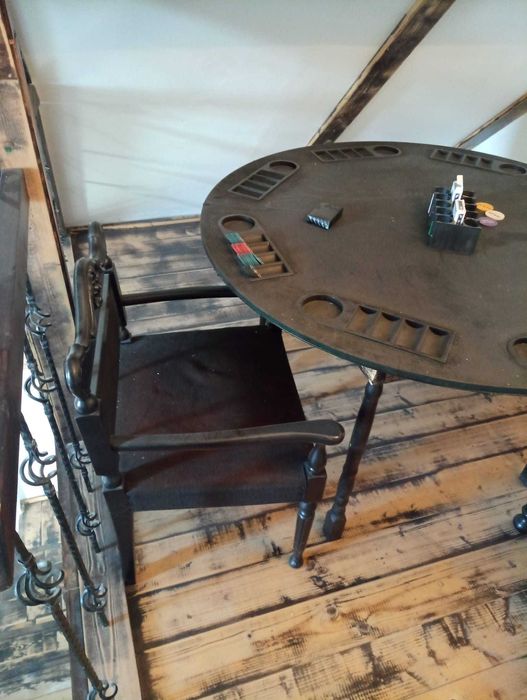 Masa poker + 3 scaune lemn masiv