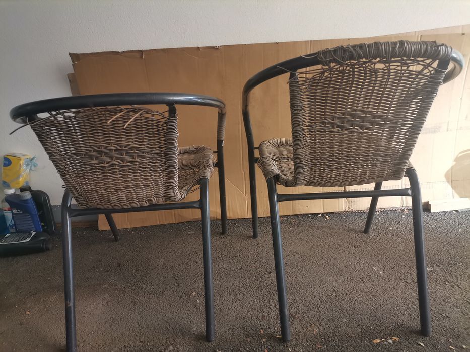 Плетени градински столове