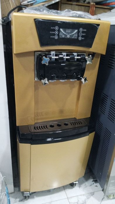 Muzqaymoq apparati. Muzqaymoq apparati. Marogni / Aparat. Muz qaymoq.