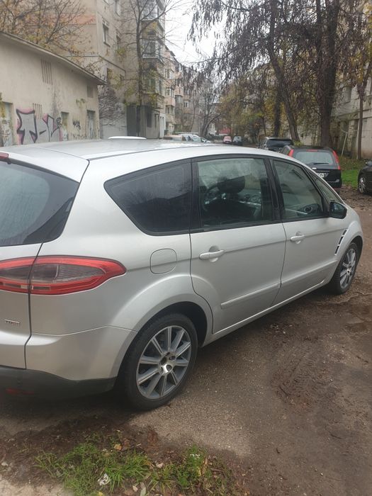 URGENT vind sau schimb Ford S-Max