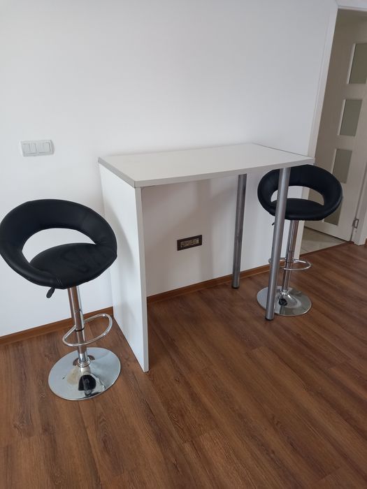 Vand masa bar+ 2 scaune  lungime- 110, latime - 60 si h 113