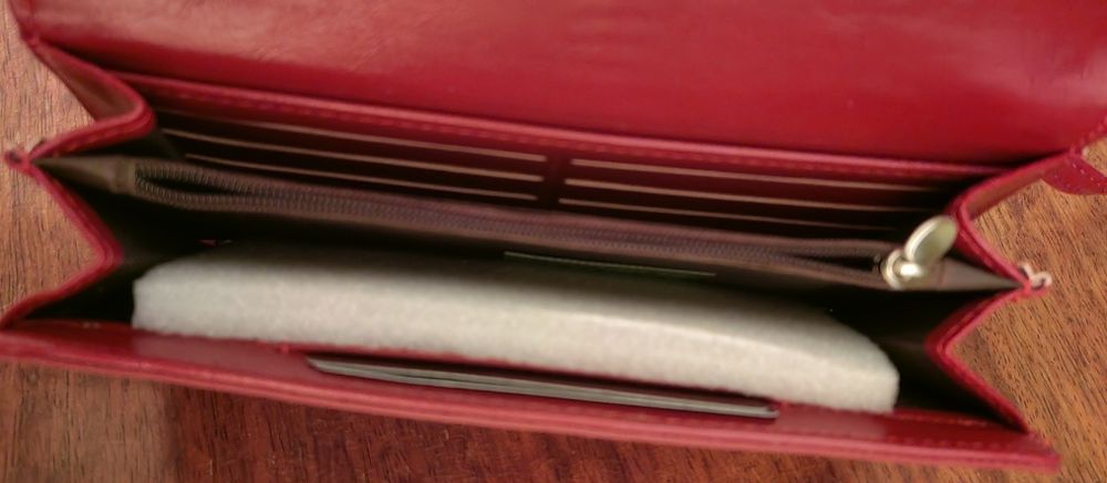 Дамско портмоне ново