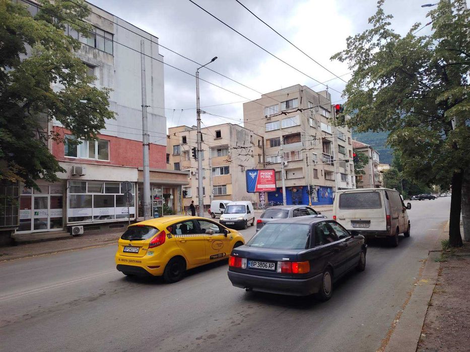 Апартамент в централната част на Враца / бул. Мито Орозов .