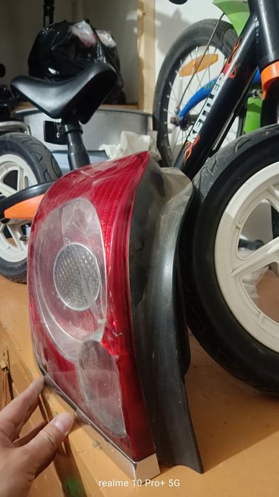 Задняя фара авенсис