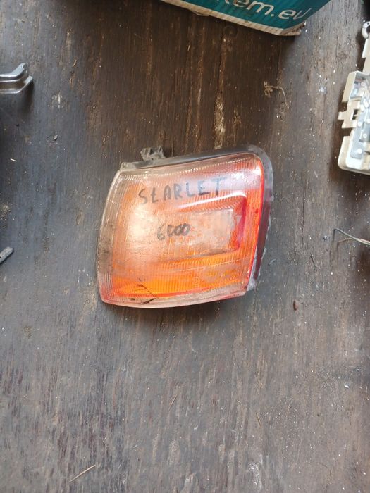 Поворотник Тоета Старлет