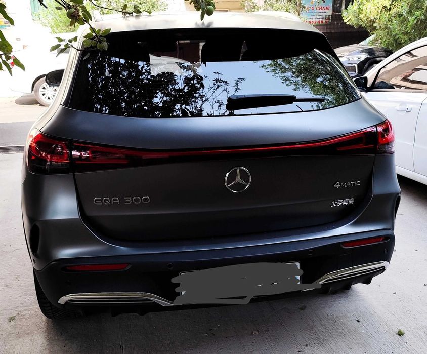 Mercedes  EQA 500
