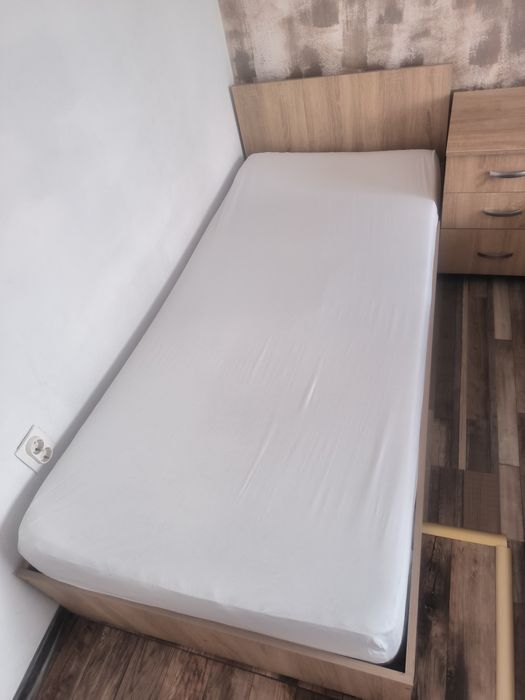 Pat de o persoana (nu include saltea)