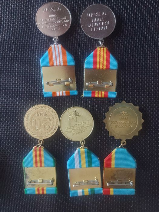 Значки  знаки Казахстана.