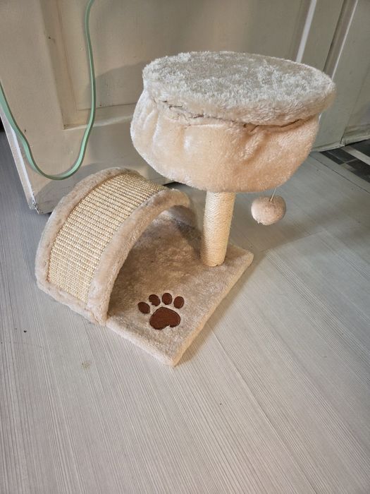 Играчка, драскалка за котки