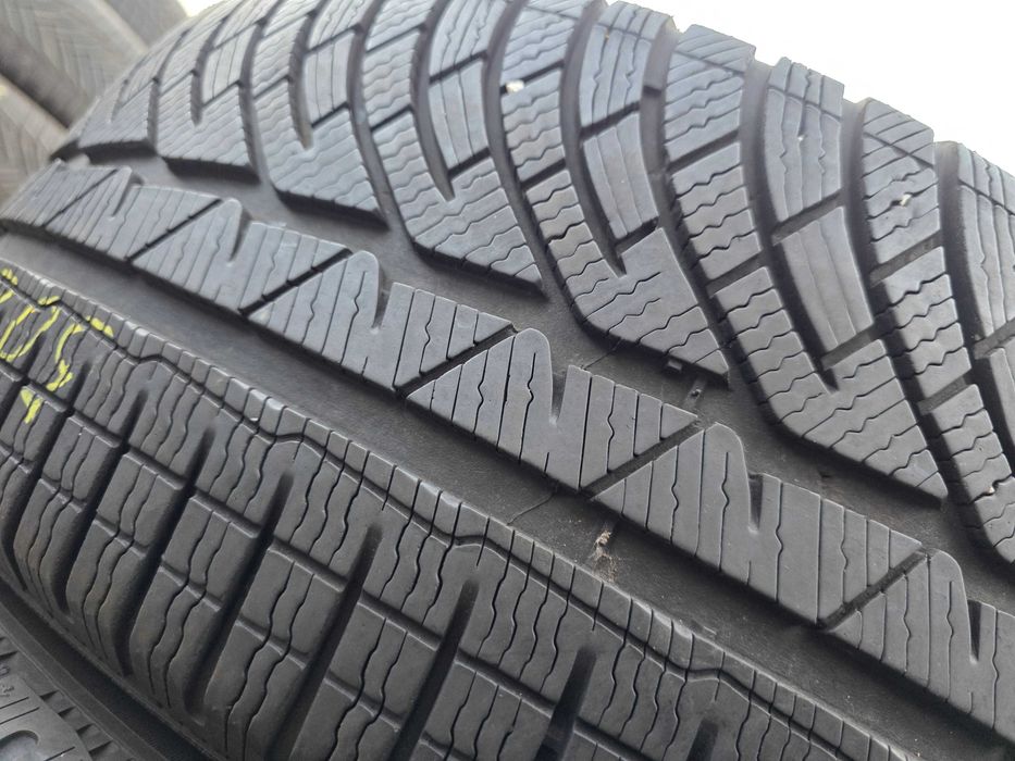 4бр Зимни гуми 235 55 17 - Michelin
