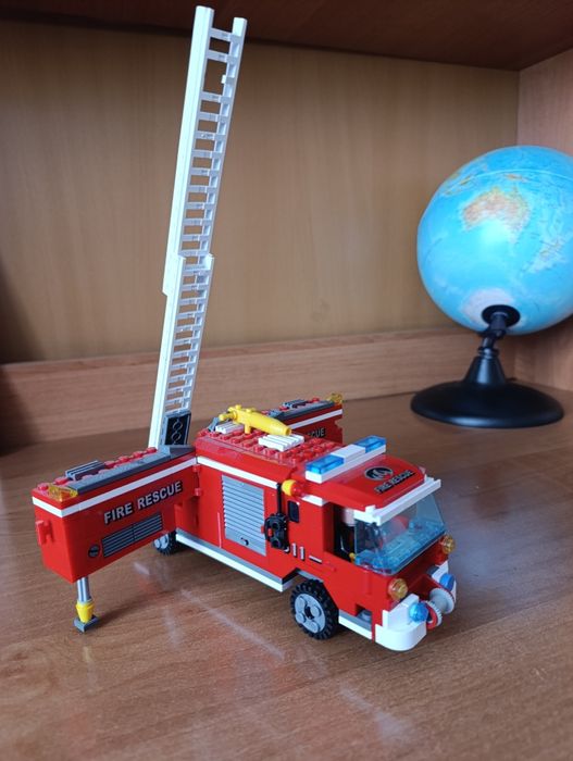 Продам Лего конструктор