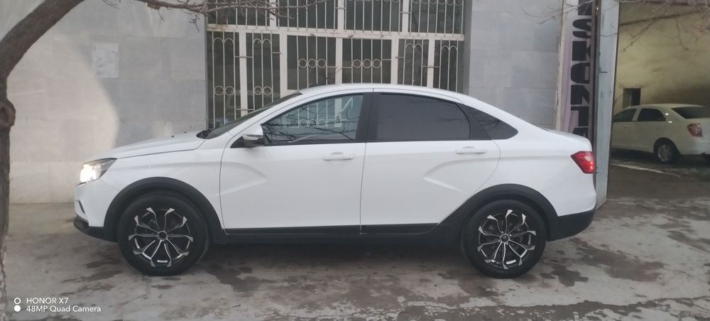 Vikup Vesta CROSS NISSAN Mator Avtomat VARIYATR