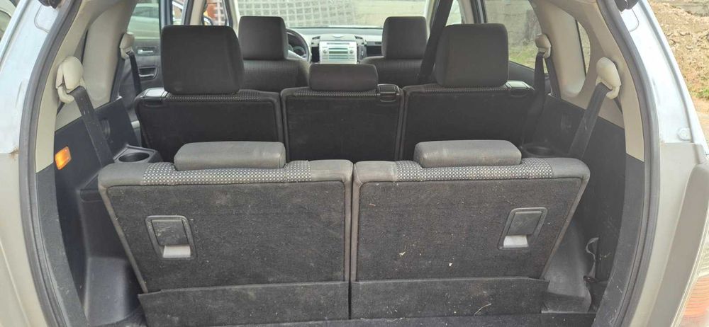 Салон за Toyota Corolla Verso 2004-2009