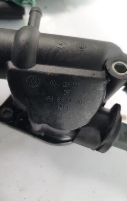 Corp carcasa termostat 2.0 tdi CBA CBAB CBAC 03l121132DE Volkswagen VW Passat B6 seria